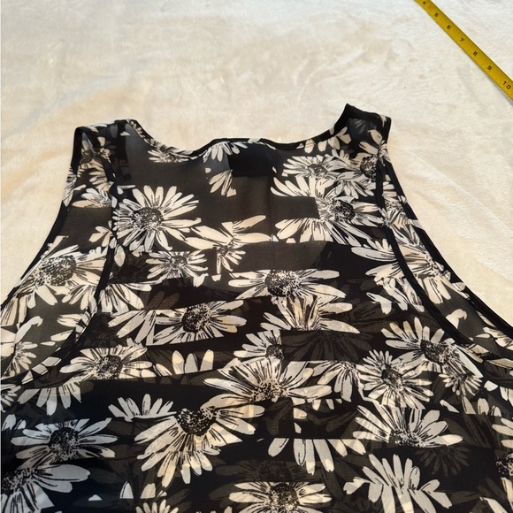 Bobeau Sleeveless Top - Picture 4 of 8